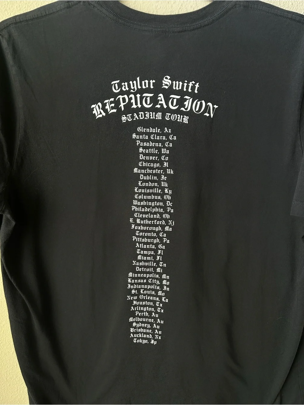 Taylor Swift Reputation Tour Shirt - Picture 4 of 5